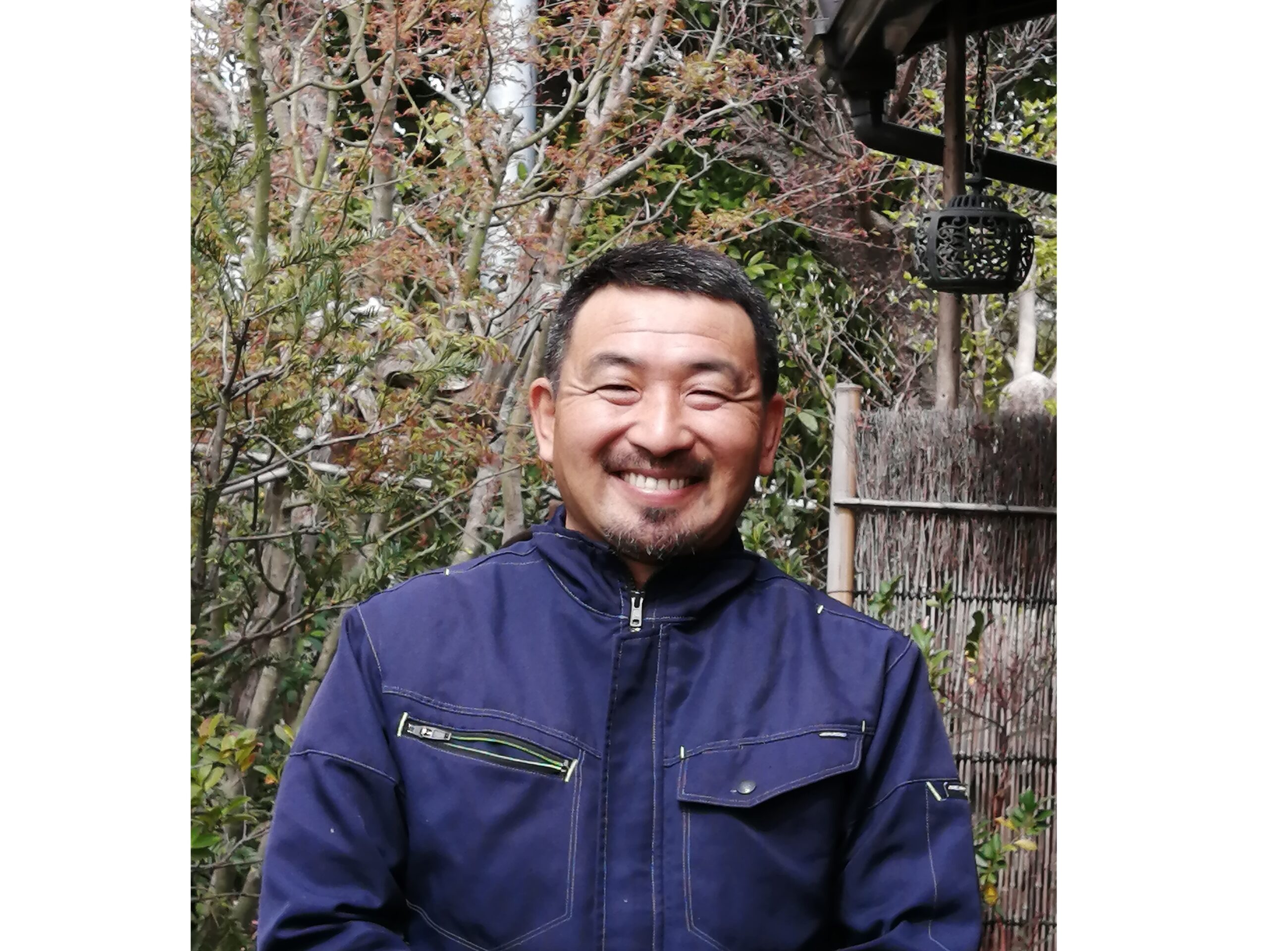足立一郎　代表取締役　東京都町田市生まれ　高校卒業後足立造園に入職し33年　現在に至ります