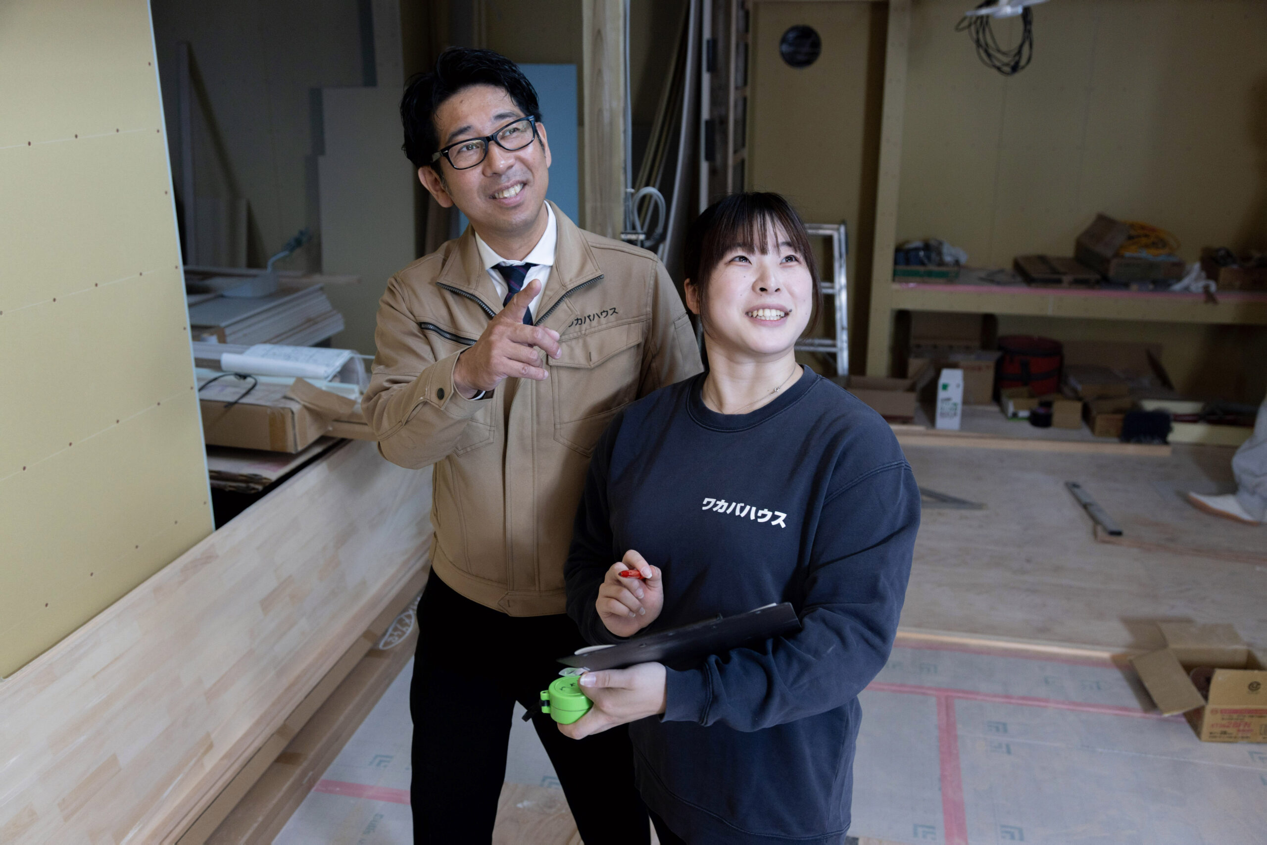 お互いに敬意を持ちながら少数精鋭で仕事しております。